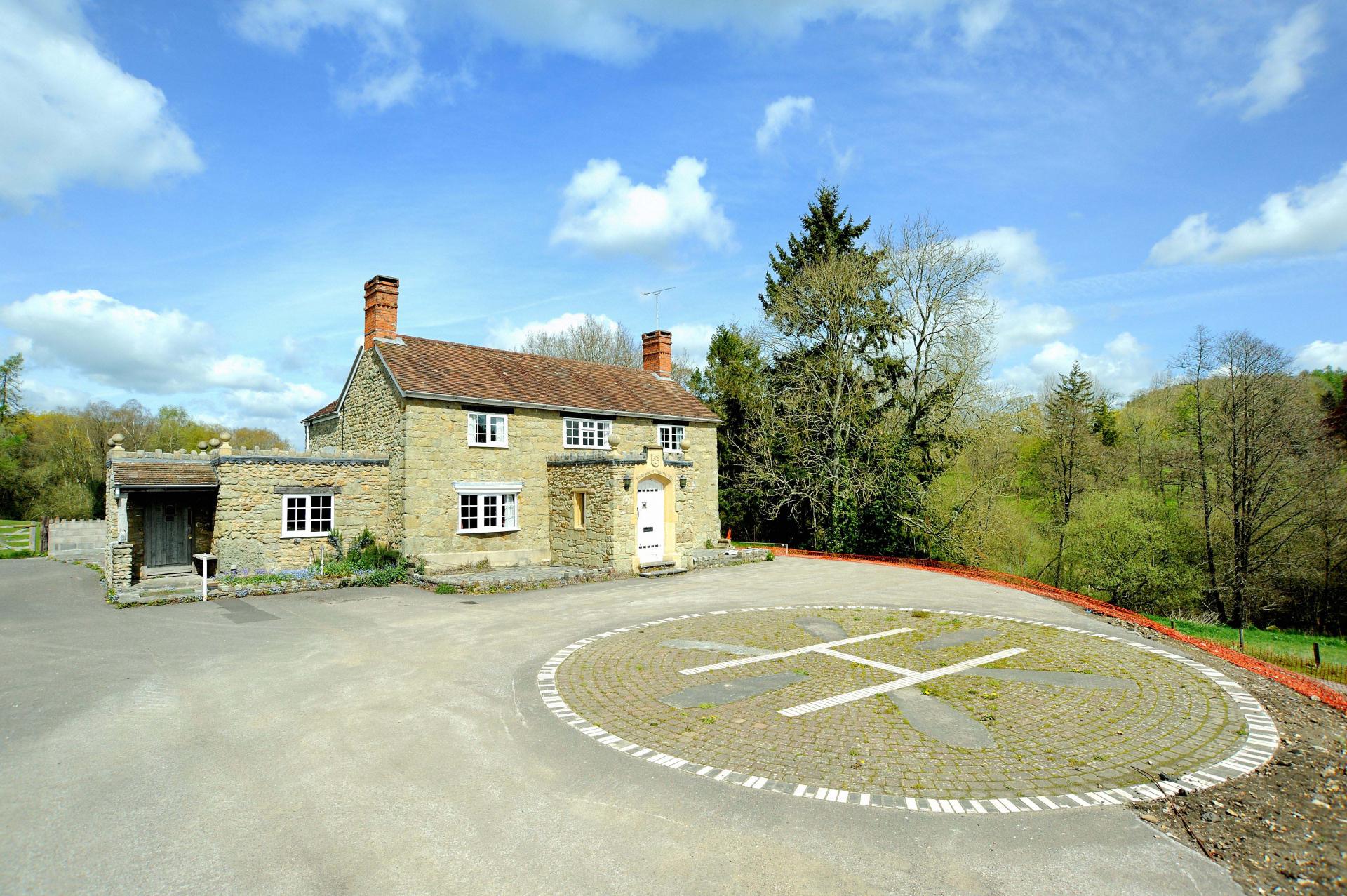 4 bedroom House for sale in Gillingham