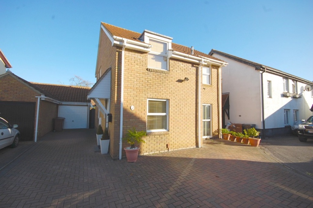 4 bedroom Detached House for sale in Chelmer Village, Chelmsford